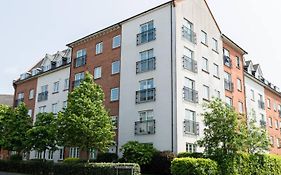 Greenings Apt Warrington - 2 Bed With Free Off Road Parking & Wifi